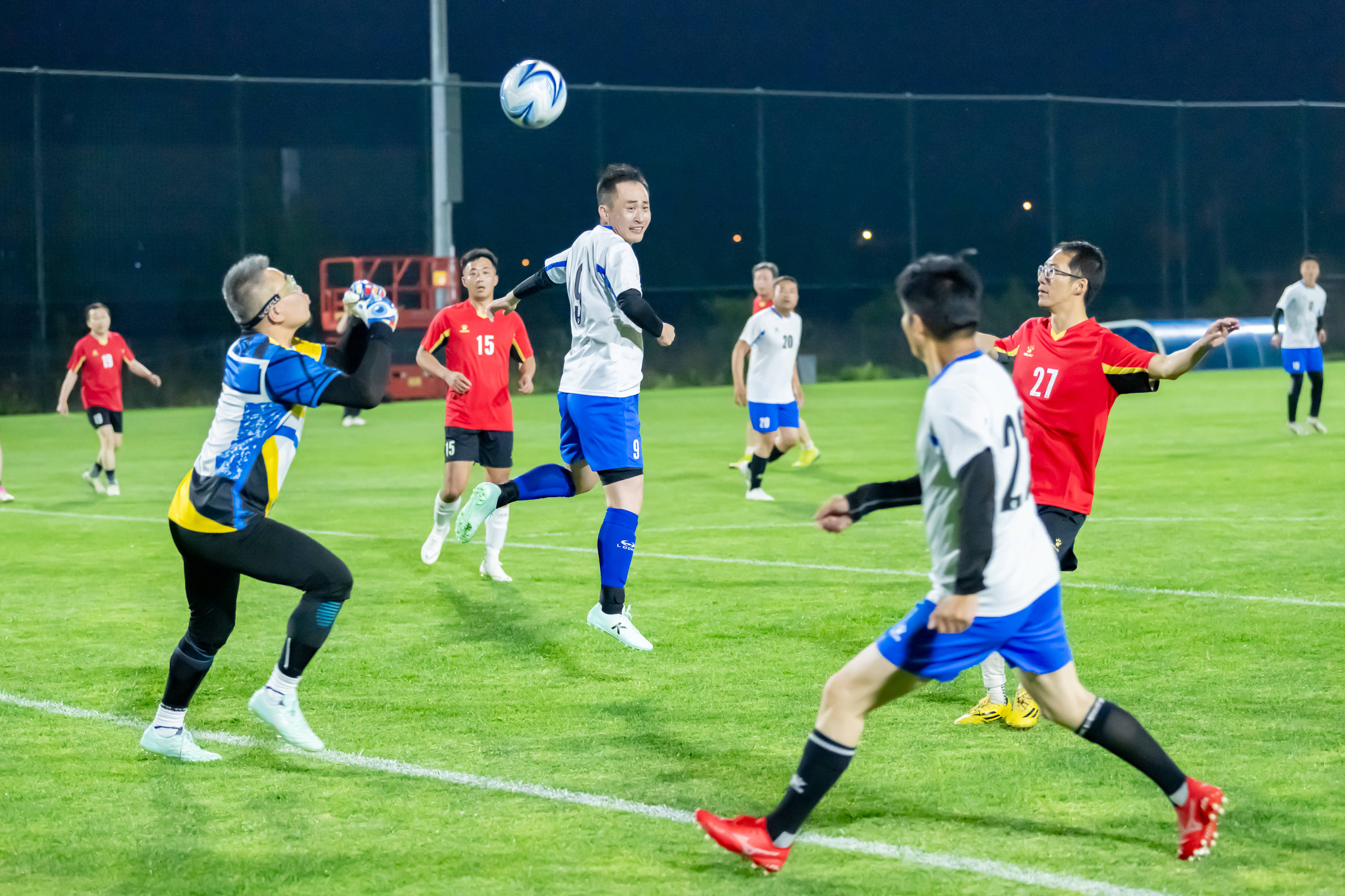 足在关键时 足在关键时